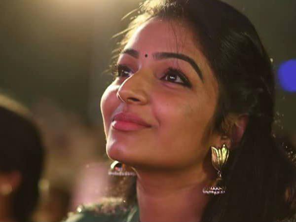 അവതാരകയായി സിനിമയിലേക്ക്