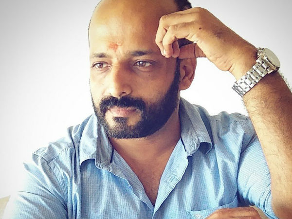 പ്രായം മറച്ചുവയ്ക്കുന്നു