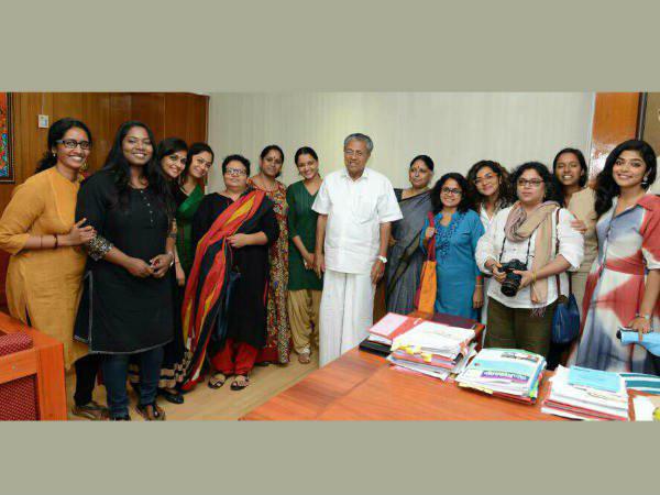 താരങ്ങള് തമ്മിലും ചേരിപ്പോര്