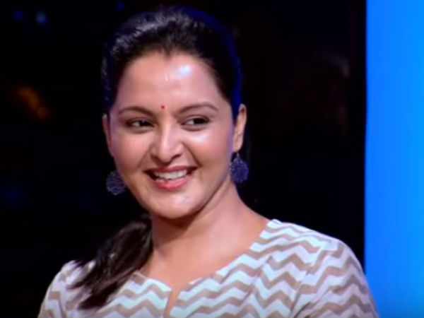 കാത്തിരിക്കുന്നു