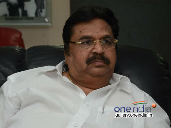 പത്രപ്രവര്ത്തകന്