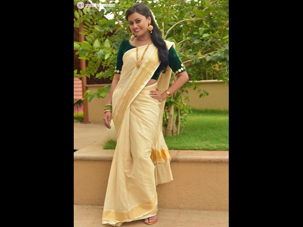 തട്ടമിട്ടില്ലെങ്കില് എന്താ കുഴപ്പം