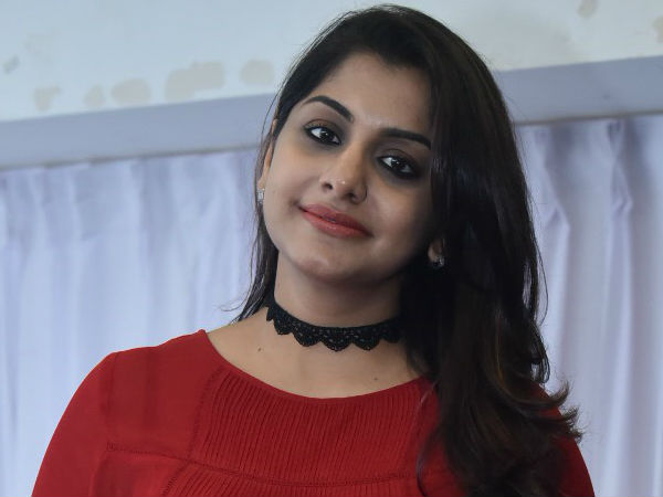 എഫ് എം തിരക്കുകള്