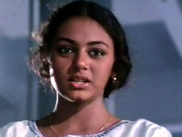 നിറഞ്ഞു നില്ക്കുന്നു
