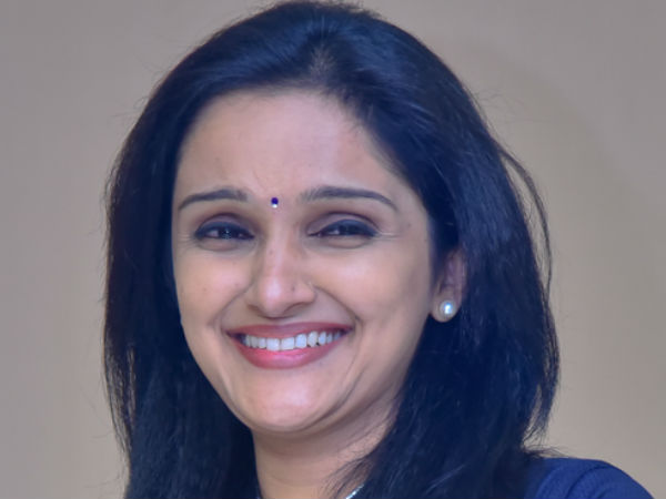 സിനിമയില് ജോമോള്