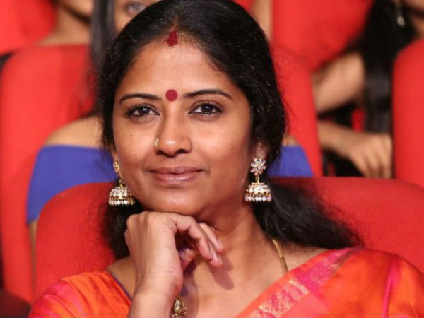 ആരാണ് നായിക