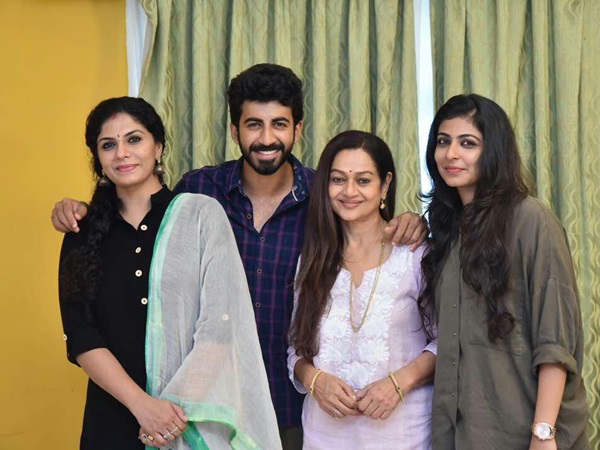 സിനിമയിലേക്ക്