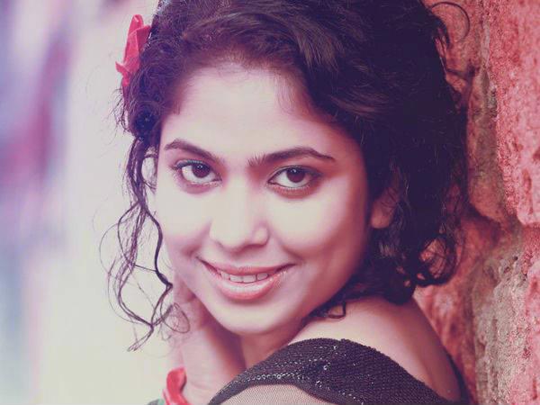 ഗോവ എയര്പോര്ട്ടില് നിന്നും ലൊക്കേഷനിലേക്ക്