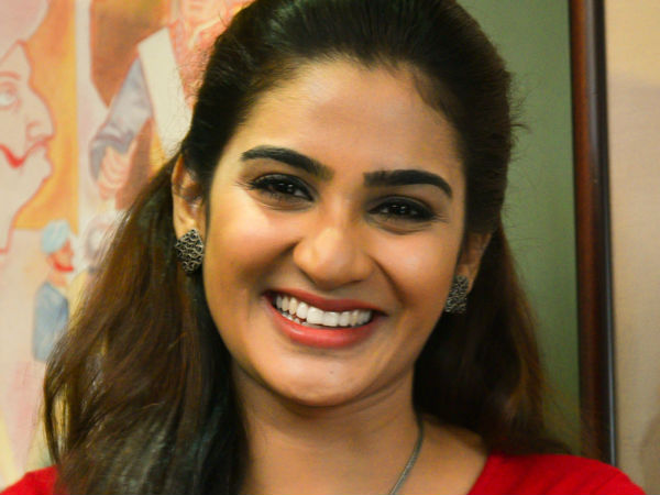 സിനിമയിലേക്ക്
