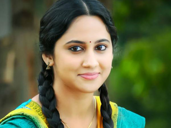 നമ്മള് പെരുമാറുന്നത് പോലെ