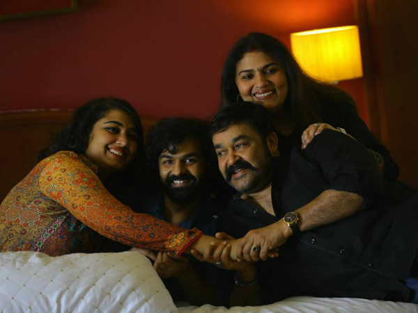 വിസ്മയയും സുചിത്രയും ഹാപ്പി