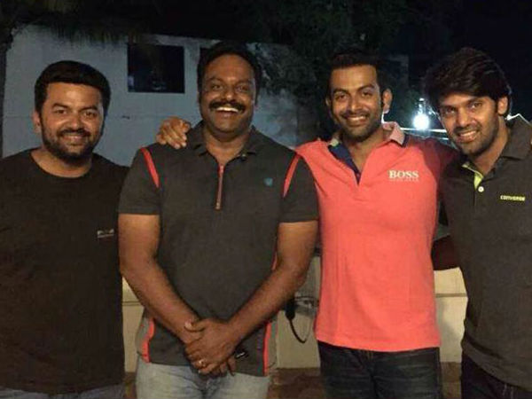 മാറ്റം സൗഹൃദങ്ങളില് നിന്നല്ല