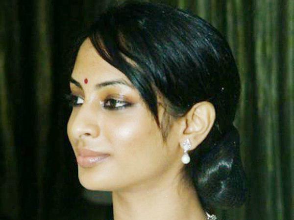 എട്ട് വര്ഷത്തിന് ശേഷം ക്യാമറയ്ക്ക് മുന്നിലേക്ക്