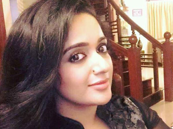 മാധ്യമങ്ങള്ക്ക് മുന്നില് വയ്യ