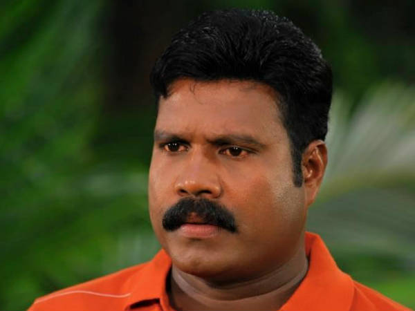 മണിയുമായി ചേര്ന്ന്
