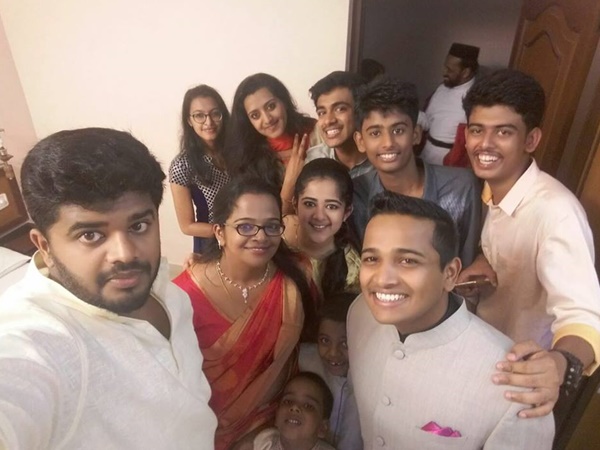 സിനിമയിലേക്ക്