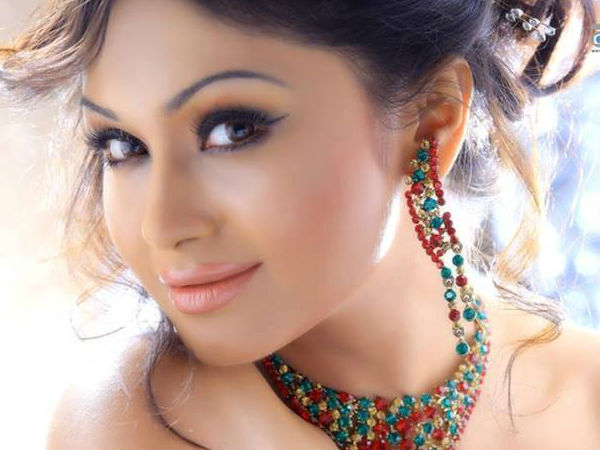 ഒരു മണിക്കൂര് ചോദ്യം ചെയ്തു