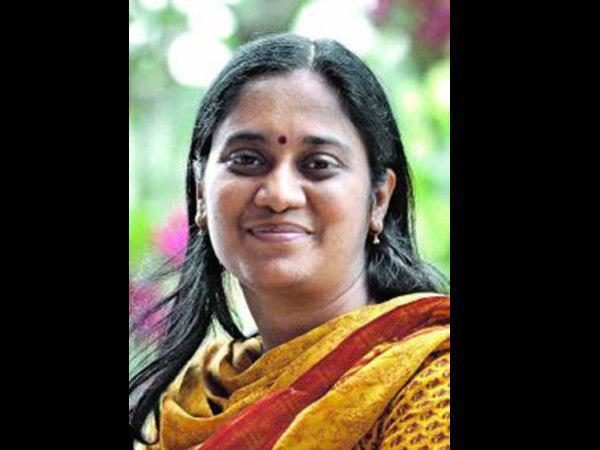 ഭര്ത്താവിനൊപ്പം ചിയേഴ്സ്