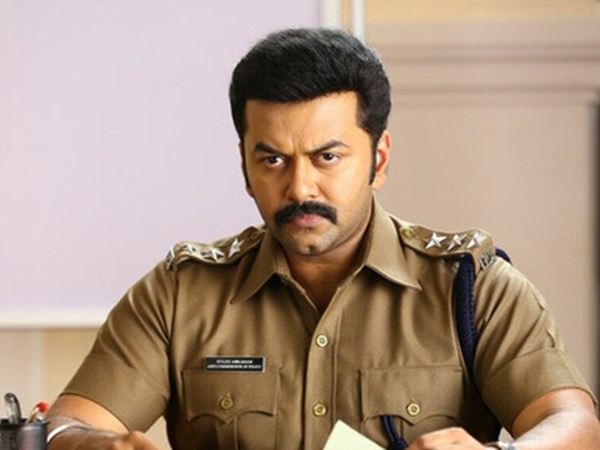 പോലീസ് വേഷങ്ങള്