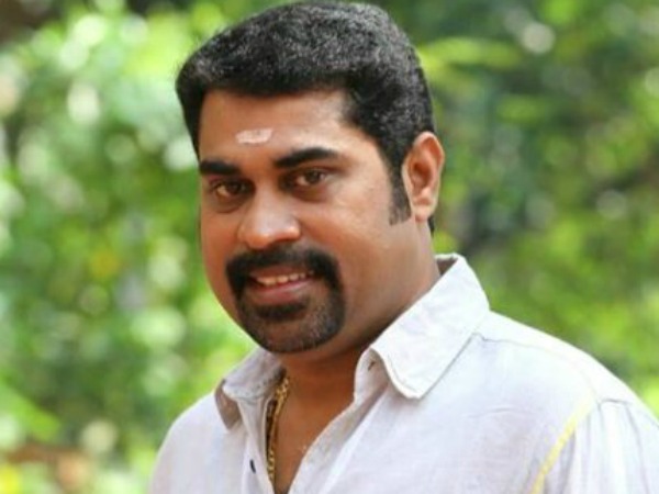 ഹാസ്യത്തില് സ്വഭാവ നടനിലേക്ക്