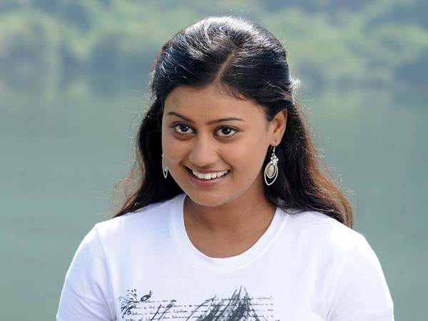 ഇപ്പോള് ചാനലിലും കാണുന്നില്ല