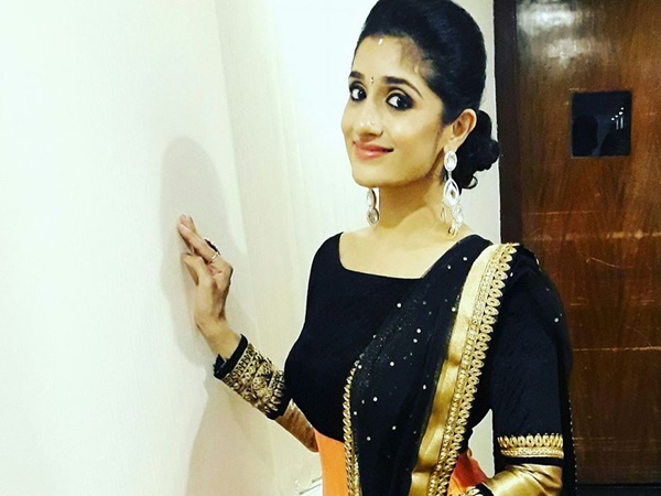 ഗന്ധര്വ്വസംഗീതത്തിന്റെ അവതാരക