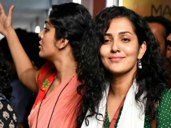 ഗീതുവിനോടും പാര്വ്വതിയോടും റിമയോടും