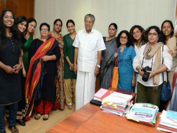 മലയാളി സമൂഹത്തെ ബോധ്യപ്പെടുത്തണം