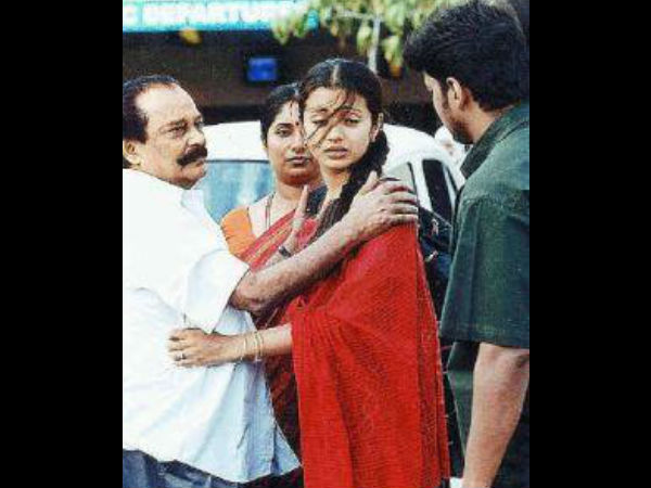 സിനിമയിലേക്ക്
