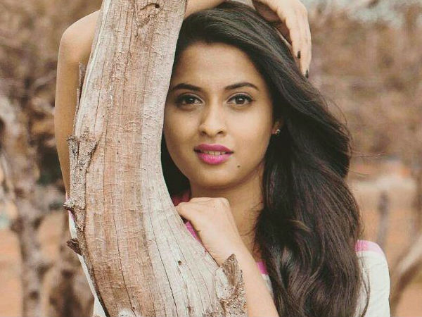 മലയാളത്തിലേക്കില്ലേ