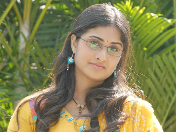 തെലുങ്കില് നിന്നും തമിഴിലേക്കും മലയാളത്തിലേക്കും