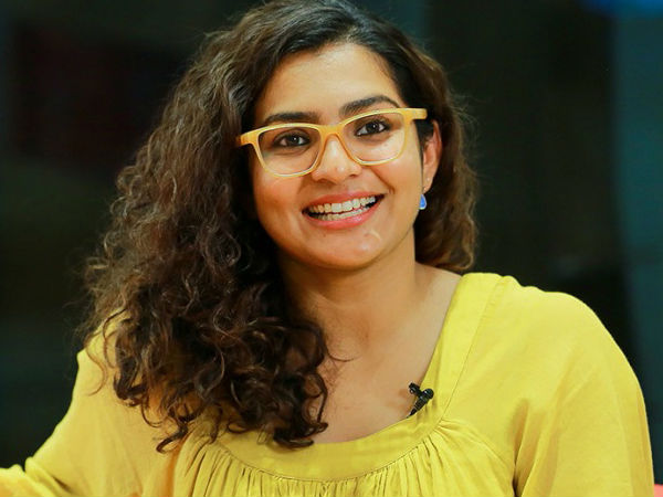 പ്രേക്ഷകർ ഇരു തട്ടിൽ