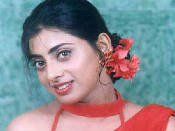 സെമ്പുരത്തിയിലെ അഭിനയം