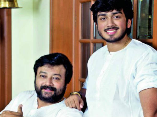 താരപുത്രന്മാരുടെ അരങ്ങേറ്റം