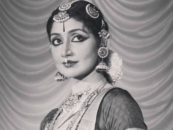 നര്ത്തകി