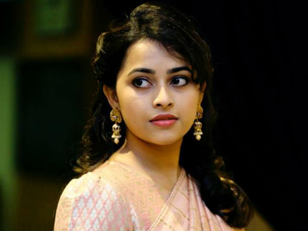 ബാലതാരമായി തുടക്കം