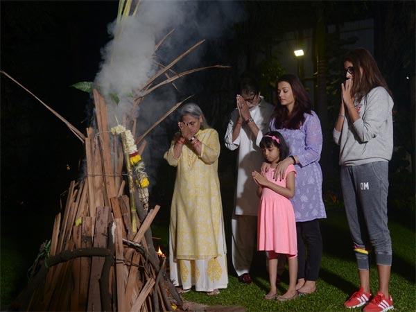 ഹോളി ആഘോഷങ്ങളില് ഒരുമിച്ചായിരുന്നു