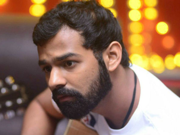 റെക്കോര്ഡുകള് വഴി മാറി