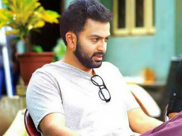 മോഹന്ലാല് തിരക്കഥ കേട്ടു