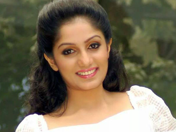 ബഡായി ബംഗ്ലാവിലെ പ്രകടനം