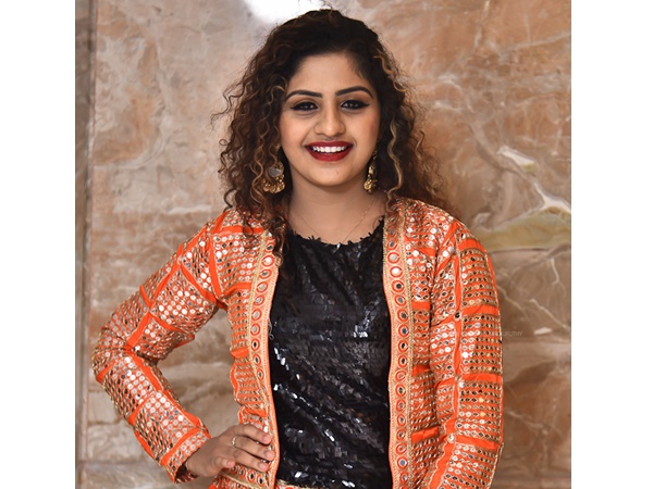 അഡാര് ലവിലെ നൂറിനും