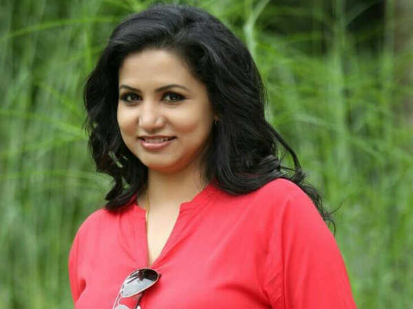 ക്യാപെയ്നെ തള്ളി ഷീലു എബ്രാഹം