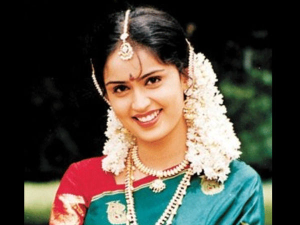 തച്ചിലേടത്ത് ചുണ്ടനില് മമ്മൂട്ടിക്കൊപ്പം