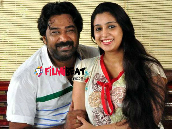 പ്രണയിച്ച് വിവാഹിതരായ താരദമ്പതികള്