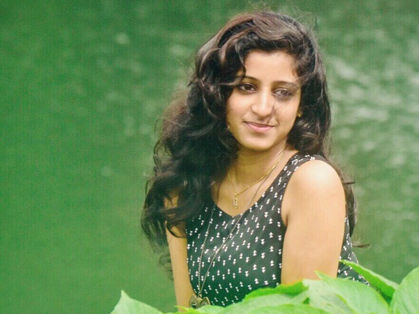 കണ്ണിറുക്കല് രംഗം ആദ്യം ചെയ്തത്