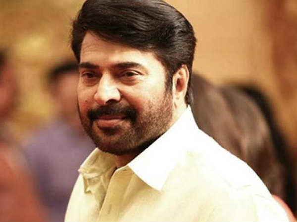 അവതാരകമാരുടെ മുഖസ്തുതി