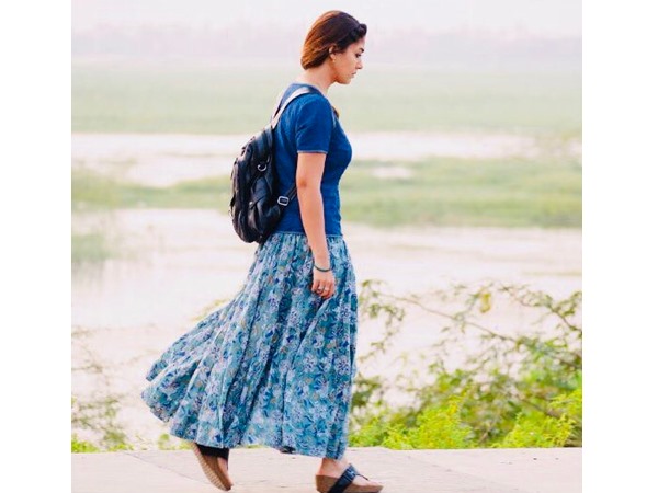 സിംപിള് ലുക്കില്