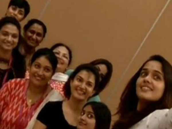 സൗഹൃദം പങ്കുവെയ്ക്കൽ