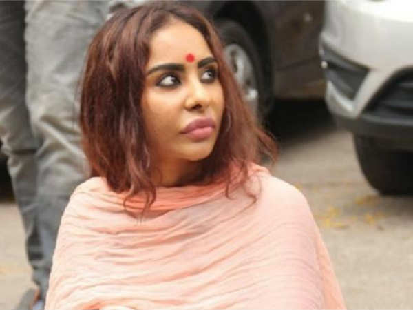 സെറ്റില് വെച്ച് മാന്യമായ പെരുമാറ്റം