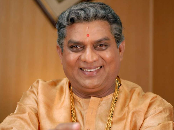 സെറ്റില് നിന്നും സെറ്റിലേക്ക്